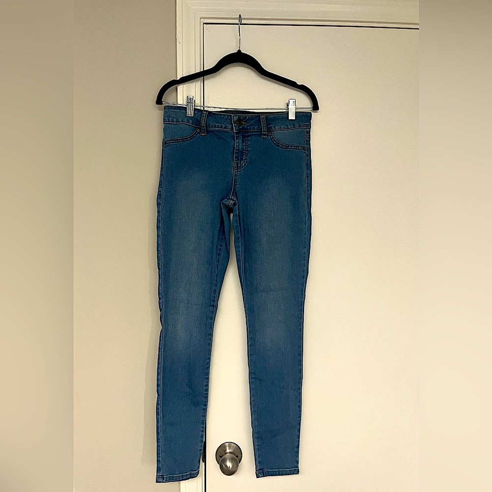 Fashion nova blue skinny jeans!